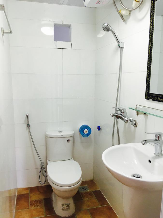 Awa Downtown Hostel Hanoi Buitenkant foto
