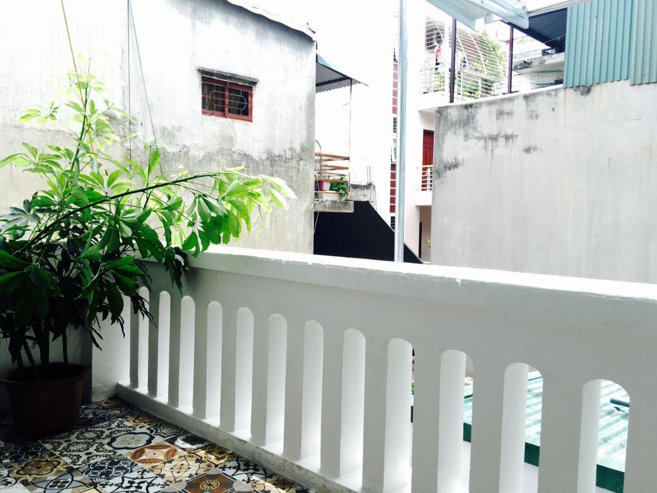 Awa Downtown Hostel Hanoi Buitenkant foto