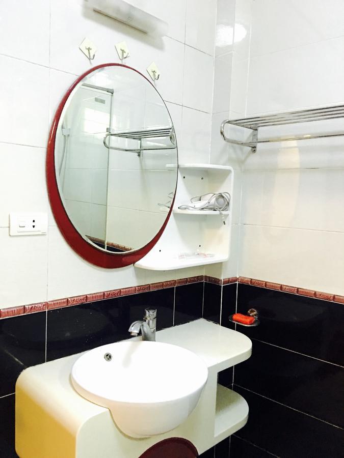 Awa Downtown Hostel Hanoi Buitenkant foto