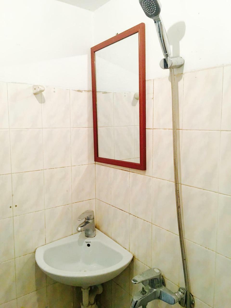 Awa Downtown Hostel Hanoi Buitenkant foto